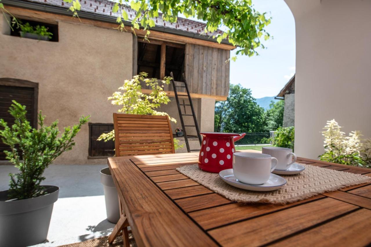 Meznarija Radovljica Apartamento Exterior foto
