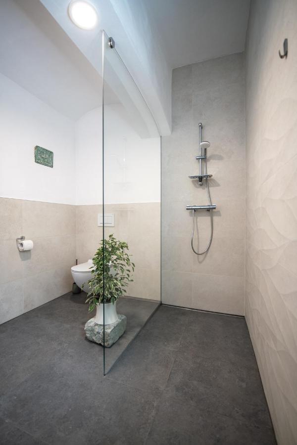 Meznarija Radovljica Apartamento Exterior foto