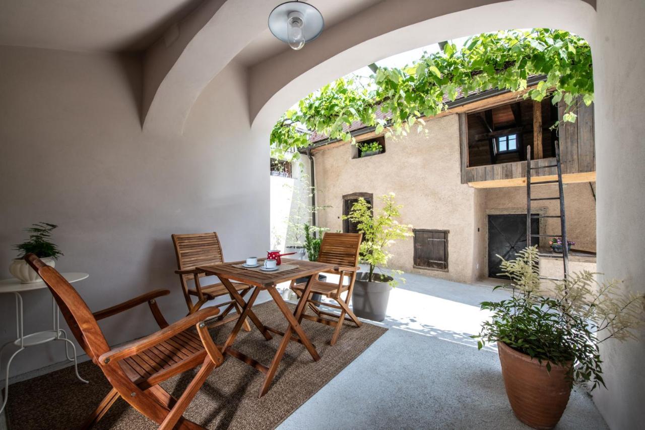 Meznarija Radovljica Apartamento Exterior foto